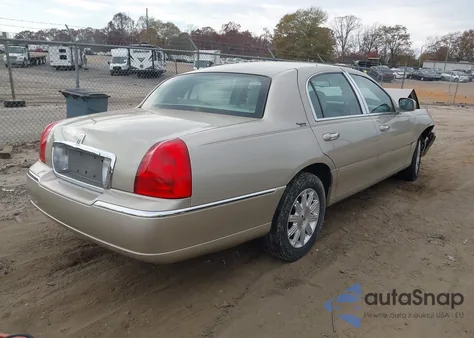 2010 Lincoln Town Car Signature Limited z USA, uszkodzony, nr VIN 2LNBL8CV6AX631548